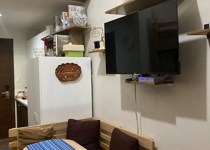 Rustic In Makati Cbd Apartment *