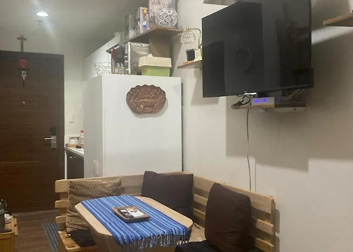 Rustic In Makati Cbd Apartment